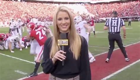This Espn Sideline Reporter Went Viral On Saturday The Spun