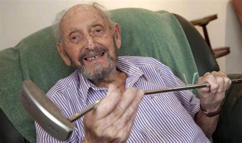 105 Year Old Man Receives Award After Raising £100k For Charity Selling