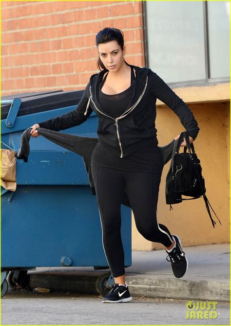 kim kardashian i found the perfect maternity jeans photo 2821323 kim kardashian pregnant