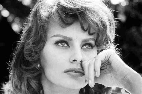 Sophia Loren Chi è Lattrice Vita Privata Dove Vive Patrimonio Documentario Rai E Film
