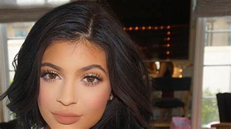 The Crazy Story Of How Kylie Jenners Makeup Artist Came To Be Kylie