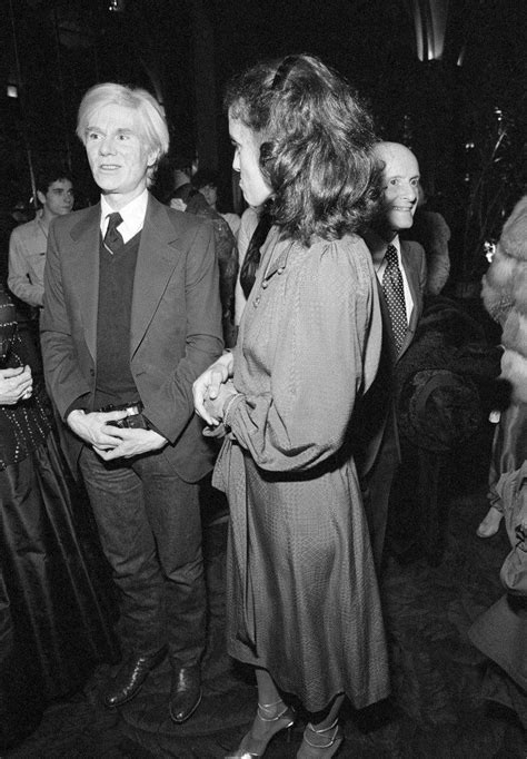 Margaret trudeau enjoys a dance at new york's famous studio 54 with millionaire bruce nevins. Oscars Warhol Trudeau - Flashbak