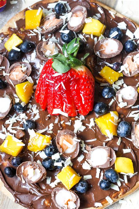 It's billed as a sharing dessert (yeah right). Easter Baking: Creme Egg Nutella Pizza - Feeding Boys & a ...