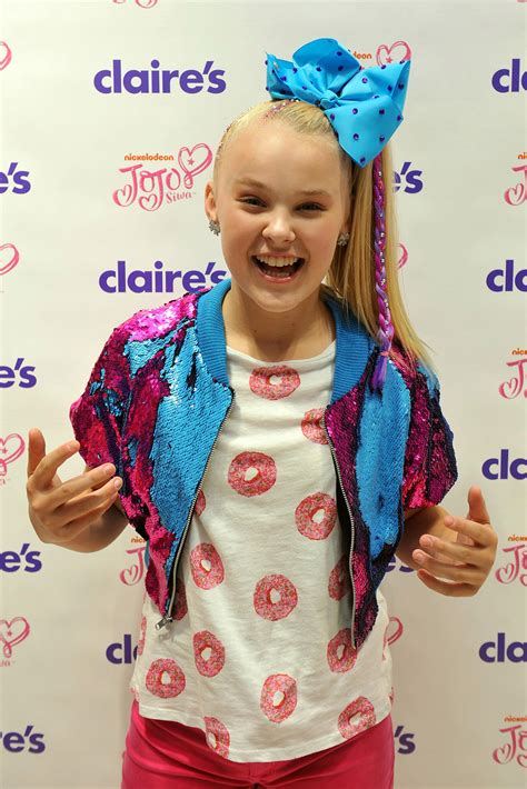 How Old Is Jojo Siwa And Is The Youtube Star Gay The Irish Sun The