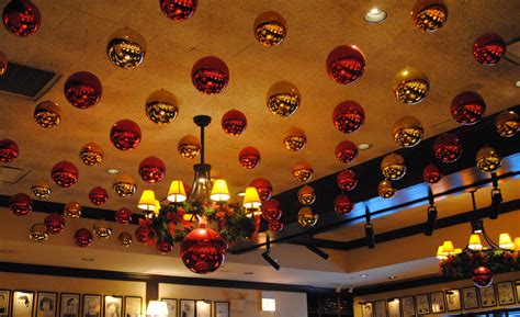 2030 Restaurant Christmas Decoration Ideas