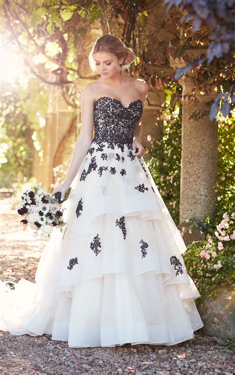 Princess Wedding Dress With Lace And Tulle Skirt Essense