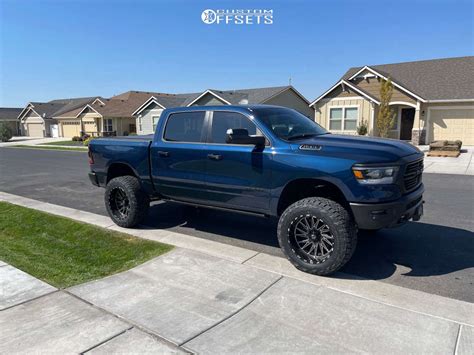 2020 Ram 1500 With 22x12 44 Tis 547bm And 37135r22 Nitto Recon