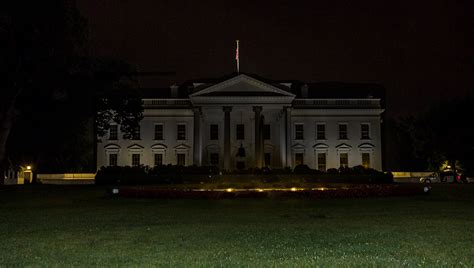 6,335 likes · 5 talking about this. Donald Trump turns off White House lights to fool FBI ...