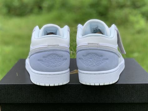 The air jordan 1 low paris adds soft pastel hues, dressing up the tongue and heel wrap for a little piece of everything in tones from extremely pale yellow to white and then over to a faint pastel blue. 2020 Release Air Jordan 1s Low "Paris" For Sale Online ...
