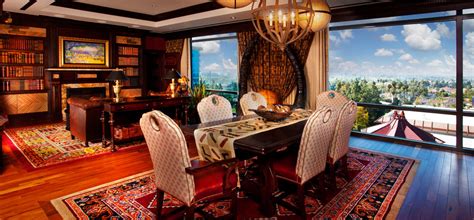 One of the most popular hotels that offer family rooms is luxury 4 star magic circus hotel at disneyland resort paris. Disneyland Hotel | Disneyland Resort Disneyland