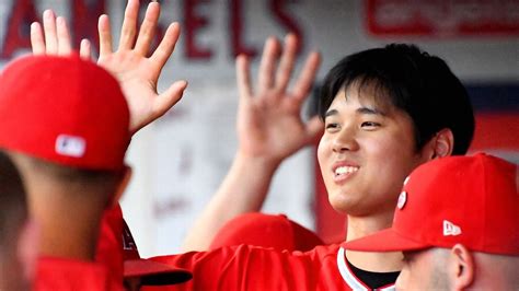 Shohei Ohtani Can Hit Pitch And Keep His Teammates Laughing Espn