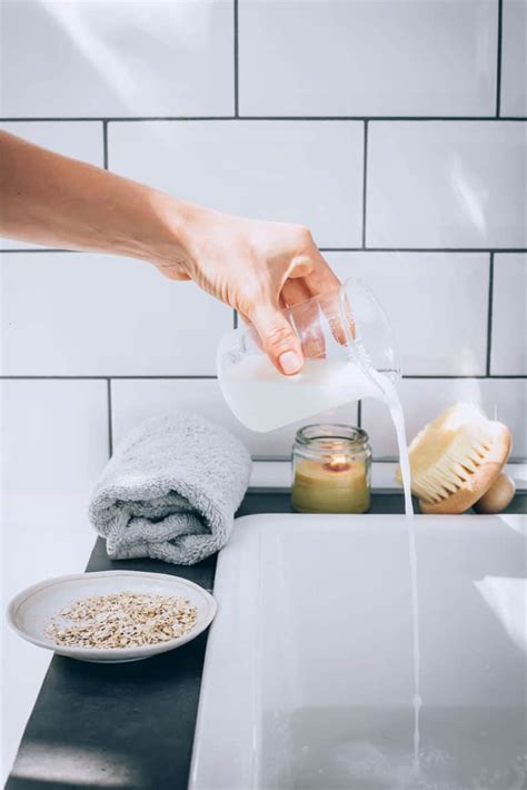 8 Ways To Make A Skin Soothing Oatmeal Bath Hello Glow
