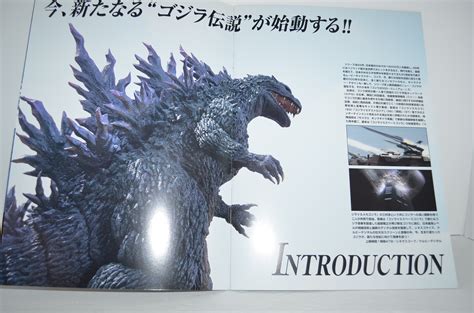 Infelizmente, o antagonista de godzilla 2000, é feito com um cgi tão fraco que se tornou no mais memorável do filme. Godzilla 2000 Millennium Japanese Movie Program | Clawmark ...