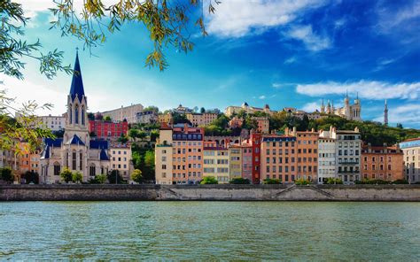 The lyon cork fief is not for nothing the capital of french but lyon also cultivates another taste: Lyon Best Tour is more than a simple tour: You combine Art, Food and Fun