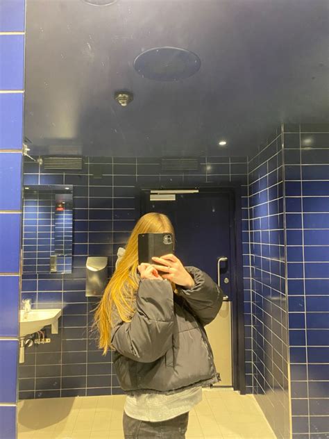Pin By Polina On Моє In 2022 Mirror Selfie Selfie Scenes