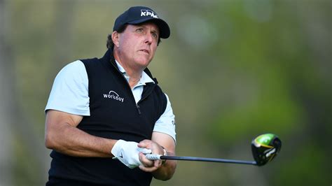 Phil mickelson wearing sunglasses hes roasted juicy report. PGA Championship: Phil Mickelson in contention again ...