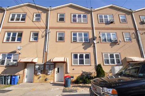 176 Beach 27th St Far Rockaway Ny 11691 Trulia