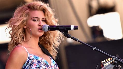 Tori Kelly Youtube Pop Star Comes Of Age Bbc News