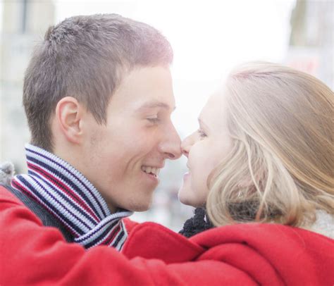 Happy Kiss Day 7 Most Romantic Types Of Kisses You Must Try On Kiss