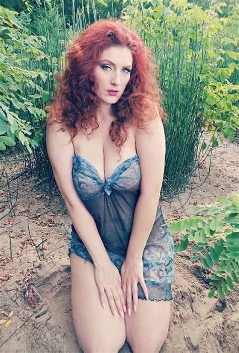 Pin On Older Gorgeous Redheads