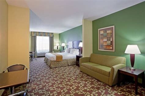 King Executive Suite With Sofa Sleeper Picture Of Holiday Inn Express