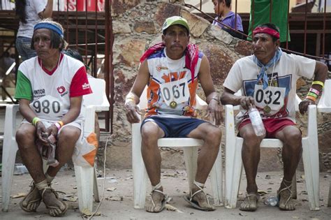 tarahumara runners return to mexico s copper canyon in english el paÍs