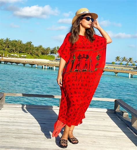 Hina Khan Enjoys A Special Getaway At Maldives See Viral Pics