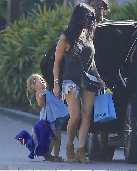 Kourtney Kardashians Daughter Penelope Disick Gets Slammed In The Face With A Car Door Irish