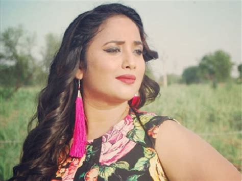 Rani Chatterjee Shares An Adorable Selfie Of Herself With A Funny