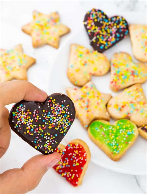 Heart healthy oatmeal chocolate chip cookies recipes 6. Heart Healthy Vegan Hawthorn Cookies - Gluten Free Chocolate Sugar Cookie Hearts The Pretty Bee ...