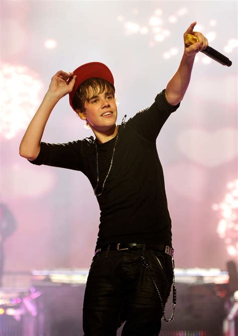 Then i took a look to see before it activates the ringer; March 2010 | 'Baby' to Bad Boy: Justin Bieber's Life in ...