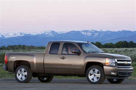 The 2007 chevrolet silverado 1500 receives a full redesign that addresses nearly all of the previous truck's faults. Used 2007 Chevrolet Silverado 1500 Extended Cab Review ...