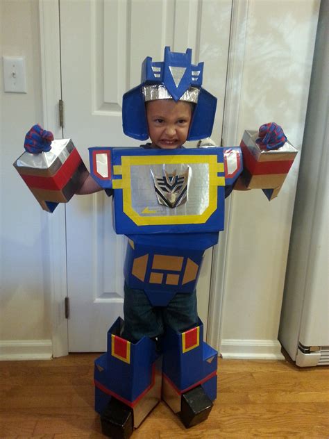 Make A Transformers Soundwave Costume From Cardboard Transformers