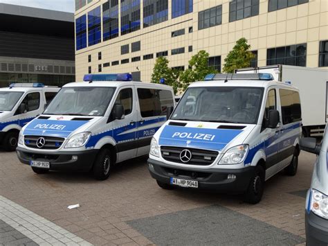 Zwei Polizei Hessen Mercedes Benz Sprinter Am 260915 Auf Der Iaa In