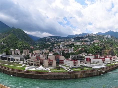 Artvi̇n'de 15 temmuz şehi̇tleri̇mi̇z anildi 15 temmuz demokrasi ve milli birlik günü'nün beşinci yılında şehitlerimiz ilimizde düzenlenen programlarla . 16 temmuz 2021 10 16 ARTVIN CORUH UNIVERSITY - Study in Turkey