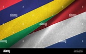 Mauricio y países Bajos dos banderas tela, textura de tela Fotografía ...