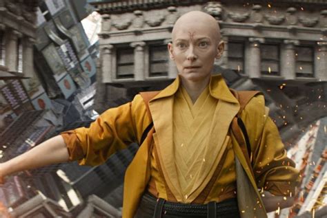 Margaret cho, left, and tilda swinton.credit.imeh akpanudosen/getty images; Doctor Strange: perché l'Antico è interpretato da una ...
