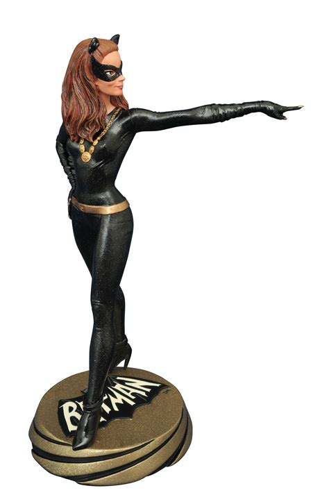 Exclusive First Look Diamonds Revised Catwoman Statue 13th