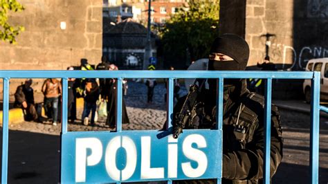 Bomaanslag Op Politiebureau In Zuidoost Turkije