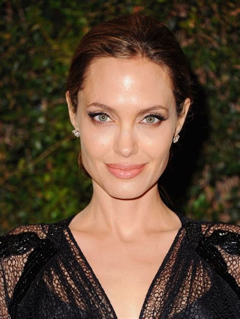 Best Beauty Hair And Makeup Pictures Of Angelina Jolie Popsugar
