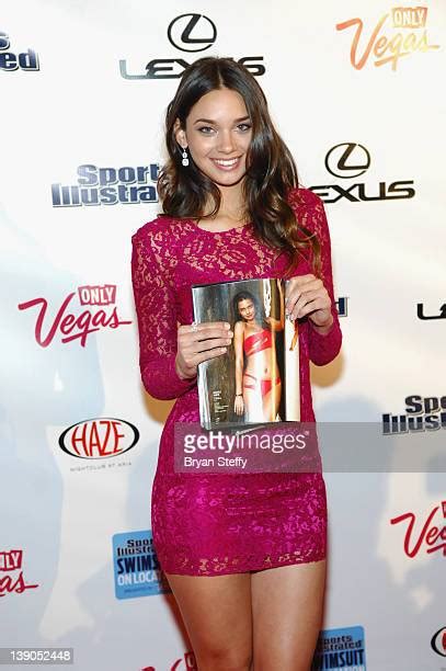 Michelle Vawer Sports Illustrated Swimsuit 2012 Imagens E Fotografias De Stock Getty Images