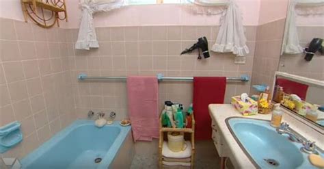 You Wont Believe What This Bathroom Looks Like After Her Budget