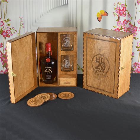 Personalized Liquor Spirits Box Gift Set With 2 Custom Etched Glasses