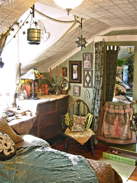 Take a look at our bohemian style room suggestions and learn how to give your bedroom a vivid boho touch! Dreamy Bohemian Bedrooms To Inspire | Go Hippie Chic