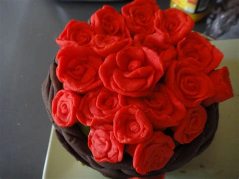 ArtisanAl 1er bouquet de roses en pâte damande