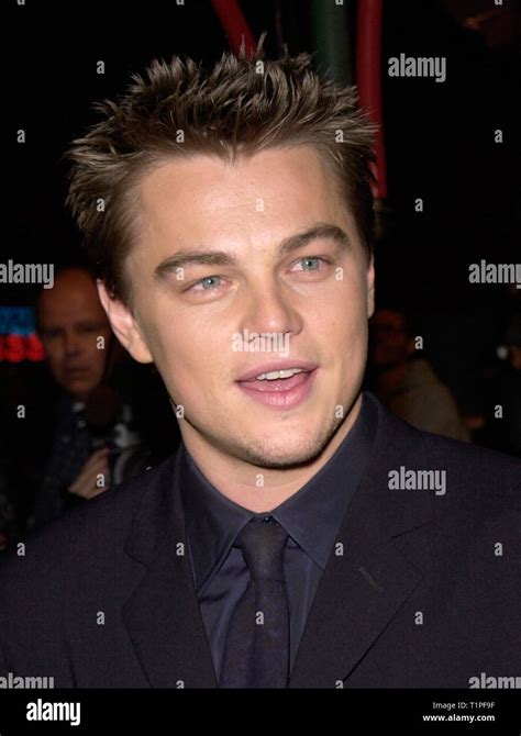 Leonardo Dicaprio Beach 2000 Hi Res Stock Photography And Images Alamy