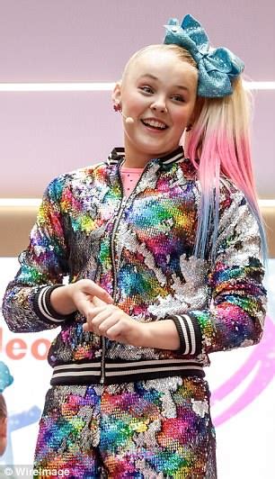 Dance Moms Jojo Siwa 15 Performs To Packed Crowd Daily Mail Online