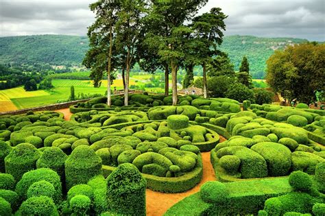 Homestead Stories Art And History In The Most Unusual Garden Topiary