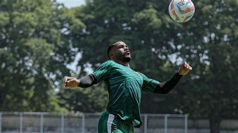 Starting Line Up Persebaya Vs Dewa United Josep Gombau Pakai Tim Yang