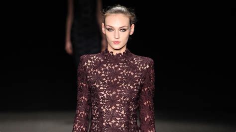 Monique Lhuillier Fall 2015 Ready To Wear Collection Vogue